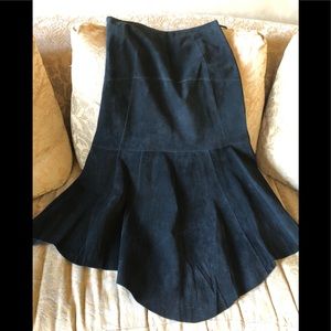 NWOT Cabi sz 2 black suede skirt